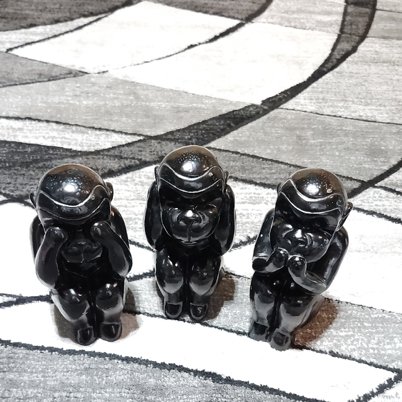 VINTAGE THREE BLACK MONKEYS SEE-HEAR-SPEAK NO EVIL FIGURINES - Picture 1 of 16